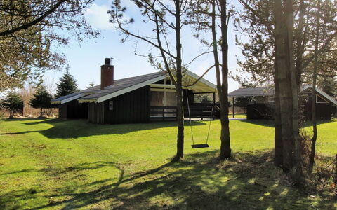 Conradine - 500M from the Sea: Woongebied, Dak, Voorstad, Oprit, Landgoed, Schoorsteen