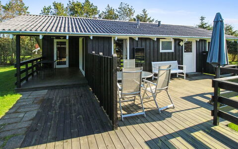 Conradine - 500M from the Sea: Woongebied, Dak, Voorstad, Oprit, Landgoed, Schoorsteen
