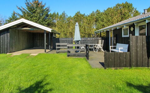Conradine - 500M from the Sea: Woongebied, Dak, Voorstad, Oprit, Landgoed, Schoorsteen