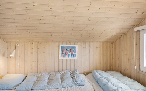 Söhnke - 400M from the Sea: Hout, Slaapkamer, Laken, Bed, Bedding, Winter, Bed Frame, Freezing, Ijskap, Hardwood