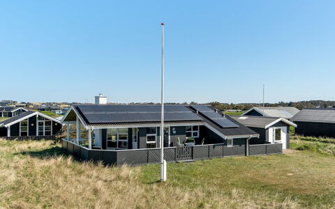 Ralf - 300M from the Sea: Zwembad, Buitenmeubels, Meubilair, Toevlucht, Flagstone, Eco Hotel, Schaduw, Stoel, Vrije Tijd, Landgoed