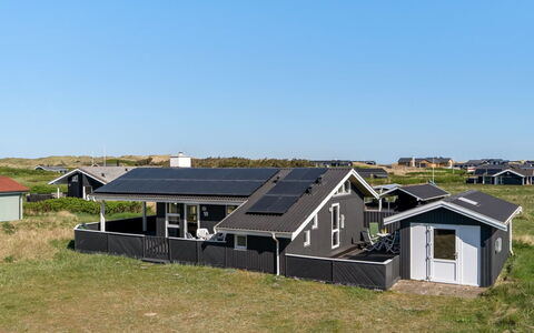 Ralf - 300M from the Sea: Zwembad, Buitenmeubels, Meubilair, Toevlucht, Flagstone, Eco Hotel, Schaduw, Stoel, Vrije Tijd, Landgoed