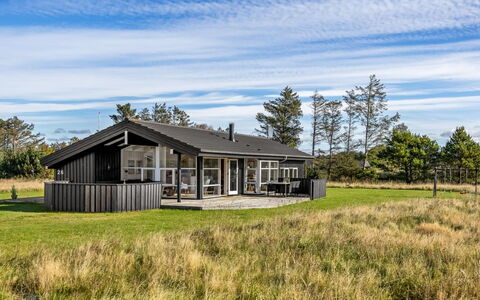 Asol - 650M from the Sea: Gebouw, Huis, Venster, Huis, Dak, Woongebied, Struik, Verblijf, Land Lot
