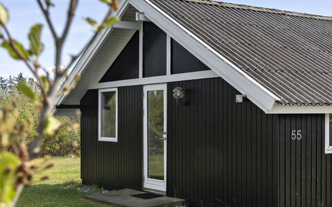 Aleksia - 1Km from the Sea: Verblijf, Backyard, Werf, Garden Gebouwen, Schuur, Siding, Buitenmeubels, Blokhut, Outdoor Structuur, Keet