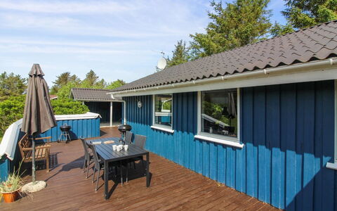 Sari - 600M from the Sea: Zwembad, Buitenmeubels, Meubilair, Toevlucht, Flagstone, Eco Hotel, Schaduw, Stoel, Vrije Tijd, Landgoed
