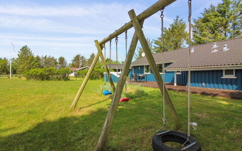 Sari - 600M from the Sea: Zwembad, Buitenmeubels, Meubilair, Toevlucht, Flagstone, Eco Hotel, Schaduw, Stoel, Vrije Tijd, Landgoed