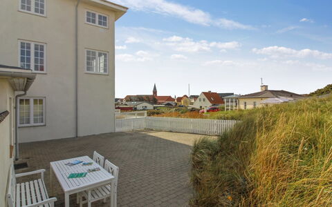 Asa - 75M from the Sea: Venster, Facade, Woongebied, Huis, Samengesteld Materiaal, Schuifraam, Landgoed, Siding, Daylighting