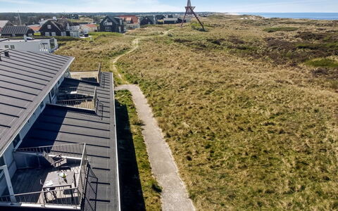 Britta - 100M from the Sea: Hout, Huis, Verblijf, Huis, Dak, Landelijk Gebied, Siding, Blokhut, Garden Gebouwen, Hardwood