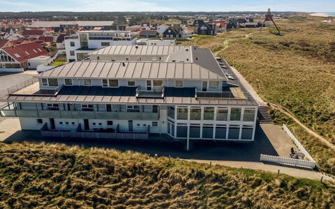 Britta - 100M from the Sea: Hout, Huis, Verblijf, Huis, Dak, Landelijk Gebied, Siding, Blokhut, Garden Gebouwen, Hardwood
