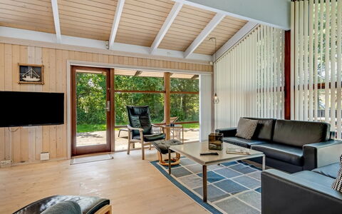 Paulette - 450M from the Sea: Interieur Ontwerp, Flooring, Hout, Plafond, Verdieping, Meubilair, Woonkamer, Houten Vloer, Kamer, Bankstel