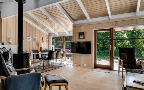 Paulette - 450M from the Sea: Interieur Ontwerp, Flooring, Hout, Meubilair, Verdieping, Plafond, Houten Vloer, Kamer, Woonkamer, Huis