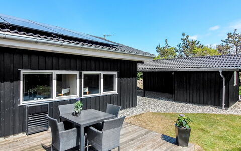 Elvan - 450M from the Sea: Meubilair, Hout, Interieur Ontwerp, Flooring, Verdieping, Stoel, Kamer, Plafond, Woonkamer, Appartement