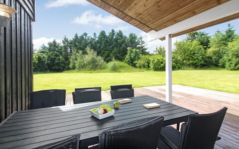 Beeke - 1.4Km from the Sea: Hout, Meubilair, Veranda, Land Lot, Tafel, Stoel, Houten Vloer, Buitenmeubels, Plafond, Dek