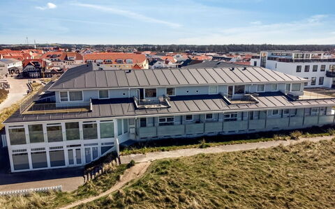 Nonni - 200M from the Sea: Zwembad, Buitenmeubels, Meubilair, Toevlucht, Flagstone, Eco Hotel, Schaduw, Stoel, Vrije Tijd, Landgoed