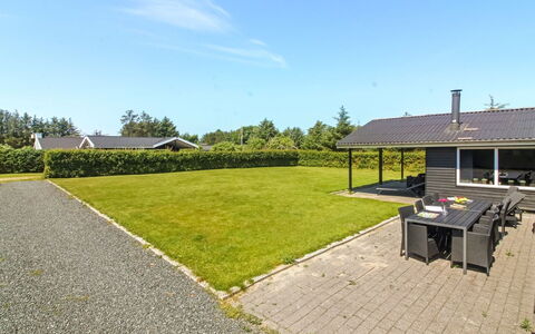 Susan - 600M from the Sea: Dak, Huis, Huis, Verblijf, Siding, Landgoed, Oprit, Garden Gebouwen, Werf, Schuur