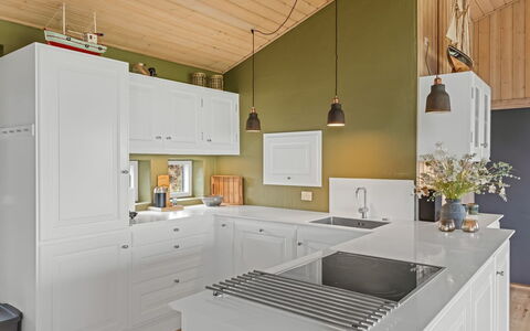 Eelin - 275M from the Sea: Keuken, Interieur Ontwerp, Flooring, Cabinetry, Countertop, Meubilair, Hout, Plafond, Lichte Inrichting, Toestel Van De Keuken