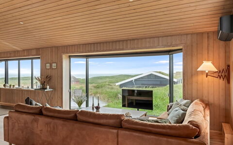 Eelin - 275M from the Sea: Hout, Hardwood, Plafond, Houten Vloer, Beits, Plank, Woonkamer, Garden Gebouwen, Blokhut