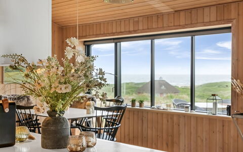 Eelin - 275M from the Sea: Hout, Interieur Ontwerp, Meubilair, Eetkamer, Plafond, Keuken En Eettafel, Houten Vloer, Hardwood, Plank, Natuurlijk Materiaal