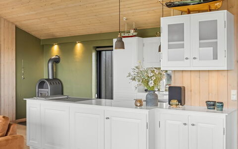 Eelin - 275M from the Sea: Flooring, Hout, Interieur Ontwerp, Verdieping, Keuken, Meubilair, Cabinetry, Lichte Inrichting, Plafond, Countertop