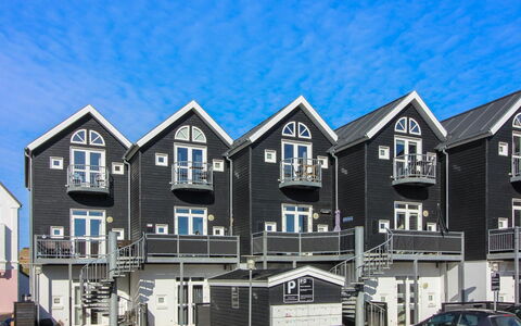 Varnava - 200M from the Sea: Meubilair, Interieur Ontwerp, Stoel, Flooring, Tafel, Toevlucht, Verdieping, Plafond, Kamer, Eco Hotel