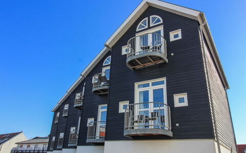 Varnava - 200M from the Sea: Meubilair, Interieur Ontwerp, Stoel, Flooring, Tafel, Toevlucht, Verdieping, Plafond, Kamer, Eco Hotel
