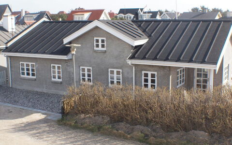 Norman - 150M from the Sea: Dak, Huis, Huis, Siding, Deur, Verblijf, Schuifraam, Daylighting