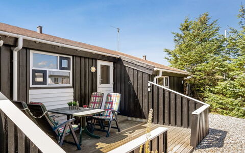 Lazorka - 450M from the Sea: Hout, Architectuur, Huis, Huis, Deur, Veranda, Hardwood, Samengesteld Materiaal, Verblijf, Plank