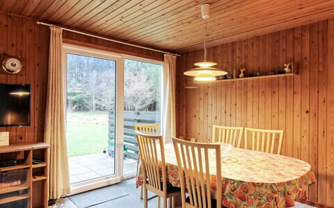 Arie - 500M from the Sea: Meubilair, Interieur Ontwerp, Stoel, Flooring, Tafel, Toevlucht, Verdieping, Plafond, Kamer, Eco Hotel