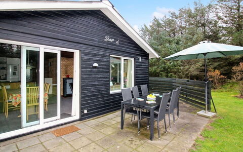 Arie - 500M from the Sea: Meubilair, Interieur Ontwerp, Stoel, Flooring, Tafel, Toevlucht, Verdieping, Plafond, Kamer, Eco Hotel