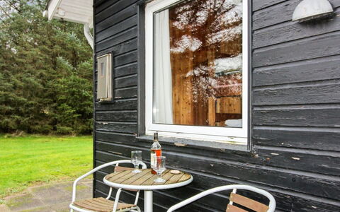 Arie - 500M from the Sea: Meubilair, Interieur Ontwerp, Stoel, Flooring, Tafel, Toevlucht, Verdieping, Plafond, Kamer, Eco Hotel