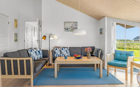 Anya - 650M from the Sea: Meubilair, Interieur Ontwerp, Flooring, Verdieping, Bankstel, Hout, Plafond, Kamer, Tafel, Woonkamer