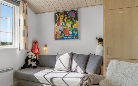 Anya - 650M from the Sea: Meubilair, Interieur Ontwerp, Flooring, Verdieping, Hout, Kamer, Bankstel, Appartement, Verlichting, Woonkamer