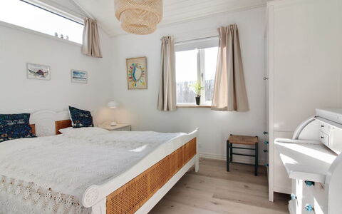 Arnke - 125M from the Sea: Woongebied, Dak, Voorstad, Oprit, Landgoed, Schoorsteen