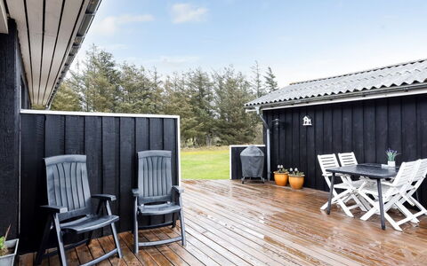 Pertti - 400M from the Sea: Hout, Samengesteld Materiaal, Siding, Deur, Dek, Hardwood, Plank, Buitenmeubels, Veranda, Beits