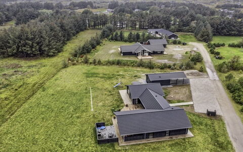 Juho - 900M from the Sea: Huis, Huis, Dak, Verblijf, Land Lot, Landgoed, Boerderij, Dorp, Boerderij