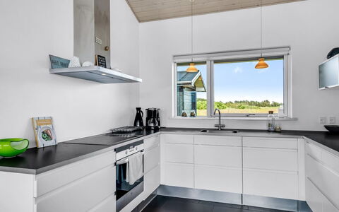 Meino - 1.4Km from the Sea: Keuken, Countertop, Flooring, Toestel Van De Keuken, Interieur Ontwerp, Cabinetry, Plafond, Major Appliance, Huishoudapparatuur, Verdieping