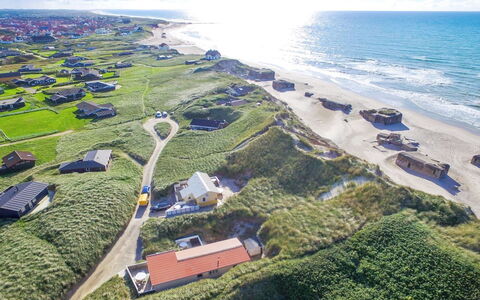 Franja - 100M from the Sea: Hout, Huis, Verblijf, Huis, Dak, Landelijk Gebied, Siding, Blokhut, Garden Gebouwen, Hardwood