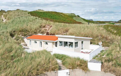 Franja - 100M from the Sea: Hout, Huis, Verblijf, Huis, Dak, Landelijk Gebied, Siding, Blokhut, Garden Gebouwen, Hardwood