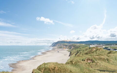 Franja - 100M from the Sea: Hout, Huis, Verblijf, Huis, Dak, Landelijk Gebied, Siding, Blokhut, Garden Gebouwen, Hardwood