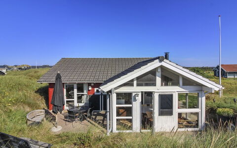 Har - 400M from the Sea: Meubilair, Interieur Ontwerp, Stoel, Flooring, Tafel, Toevlucht, Verdieping, Plafond, Kamer, Eco Hotel