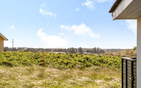 Majvor - 100M from the Sea: Dak, Huis, Huis, Verblijf, Siding, Landgoed, Oprit, Garden Gebouwen, Werf, Schuur