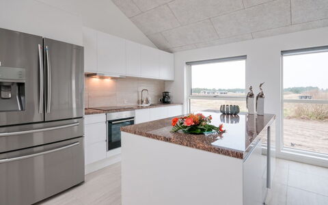 Eveline - 1.5Km from the Sea: Dak, Huis, Huis, Verblijf, Siding, Landgoed, Oprit, Garden Gebouwen, Werf, Schuur