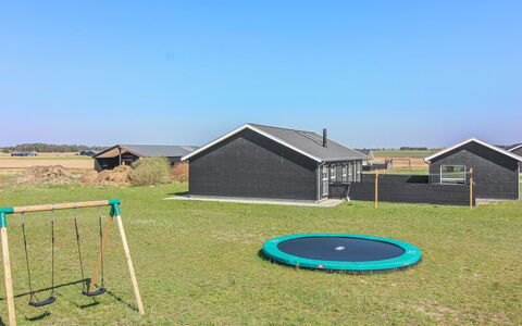 Eveline - 1.5Km from the Sea: Dak, Huis, Huis, Verblijf, Siding, Landgoed, Oprit, Garden Gebouwen, Werf, Schuur