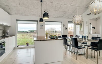 Eveline - 1.5Km from the Sea