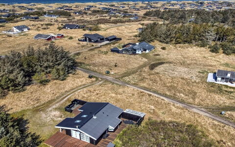 Nienke - 700M from the Sea: Woongebied, Dak, Voorstad, Oprit, Landgoed, Schoorsteen