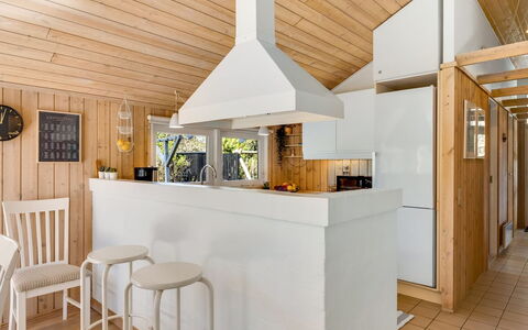 Ømod - 300M from the Sea: Interieur Ontwerp, Flooring, Meubilair, Verdieping, Keuken, Hout, Plafond, Lichte Inrichting, Countertop, Verlichting