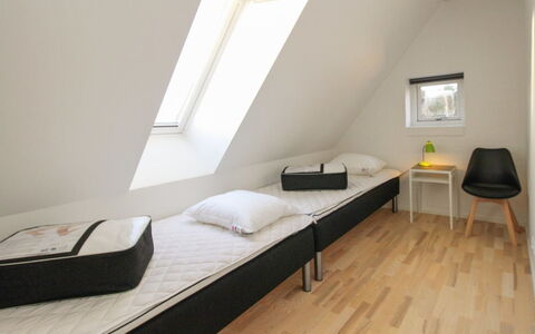 Halldis - 600M from the Sea: Flooring, Verdieping, Interieur Ontwerp, Hout, Slaapkamer, Bed, Meubilair, Kamer, Bed Frame, Plafond