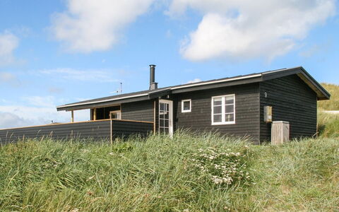 Adelita - 100M from the Sea: Woongebied, Dak, Voorstad, Oprit, Landgoed, Schoorsteen