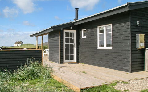 Adelita - 100M from the Sea: Woongebied, Dak, Voorstad, Oprit, Landgoed, Schoorsteen