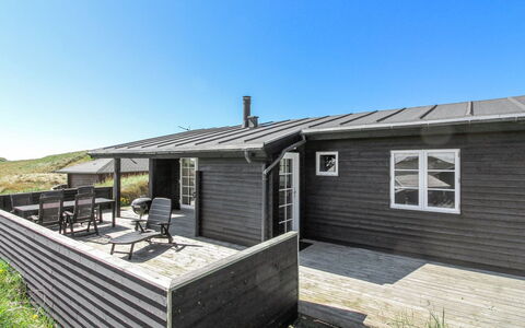 Adelita - 100M from the Sea: Woongebied, Dak, Voorstad, Oprit, Landgoed, Schoorsteen